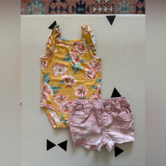 Carter’s|Baby girl cute summer outfit,Floral Yellow Onesie and Pink Shorts Set• - Picture 1 of 4